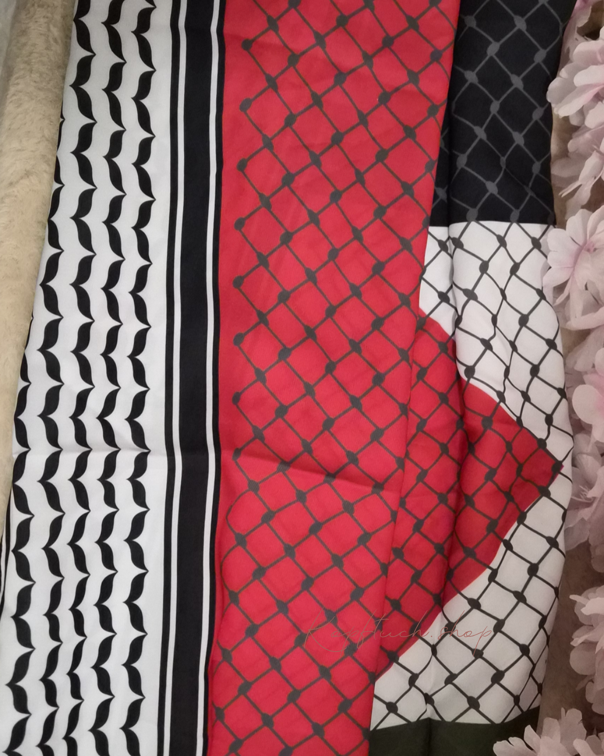 Keffiyeh Hijab Olivgrün-Rot-Schwarz-Weiß – Premium Diamond Georgette